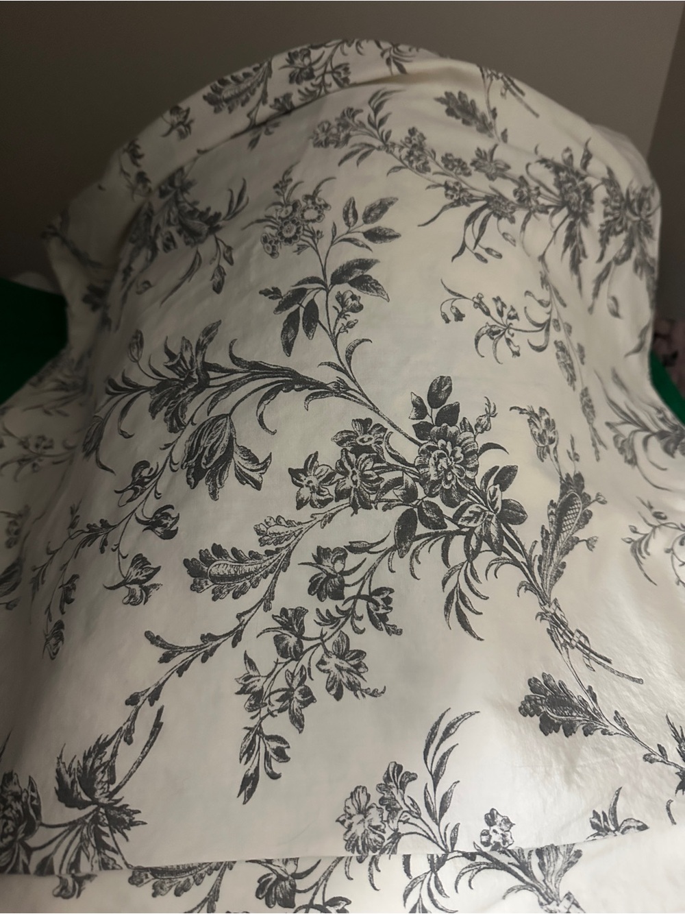 IKEA Alvine Kvist Queen Full Duvet cover and pillowcases set white gray floral
